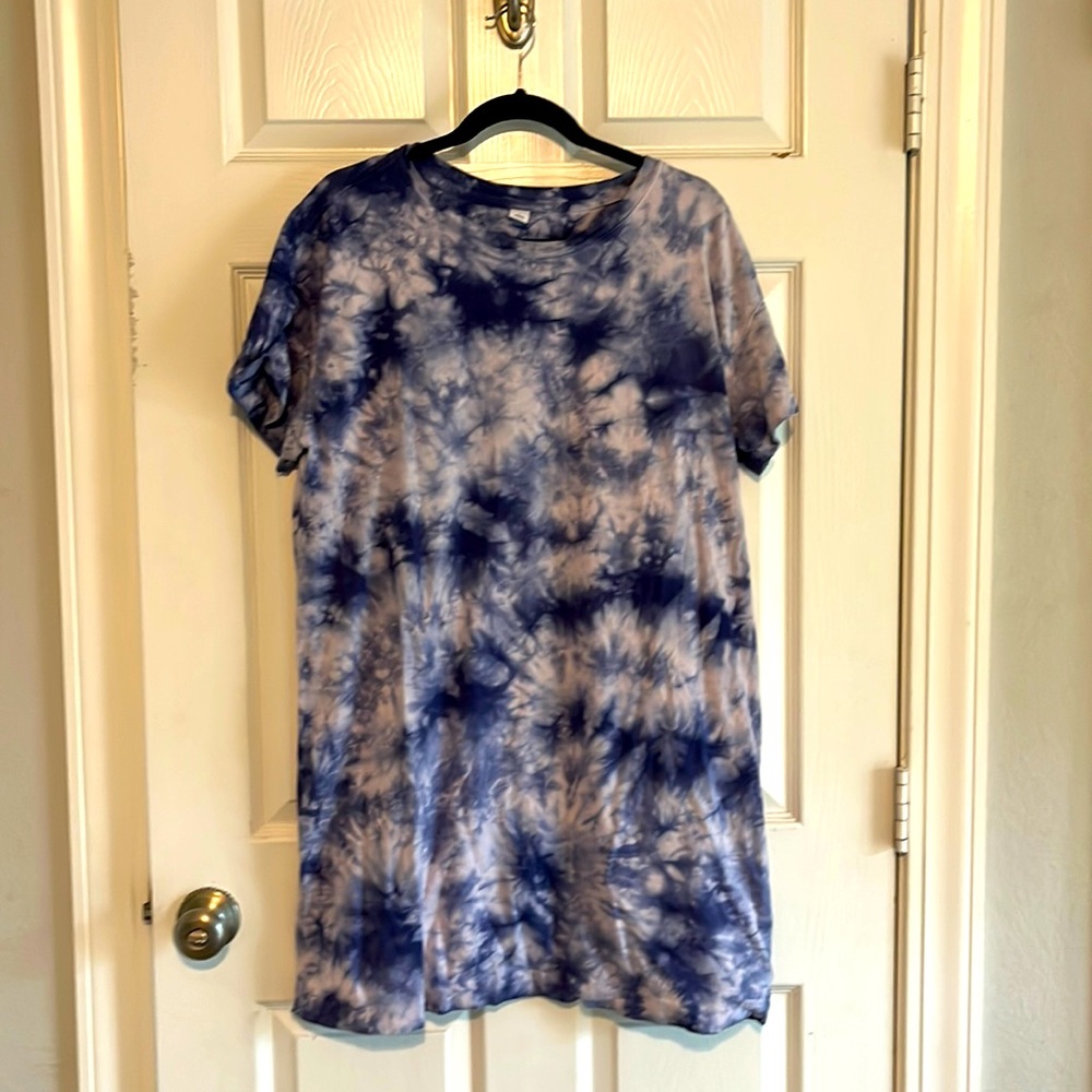 Blue tie-dye tshirt dress. Old Navy. Large.